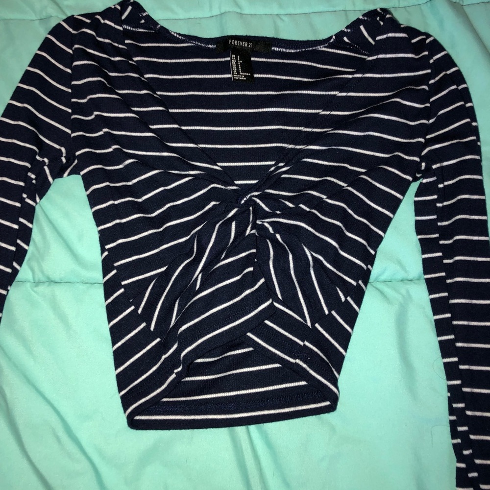 Long sleeve crop top